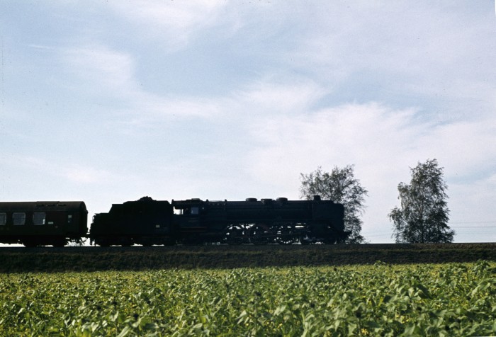 01 207 mit D 378 Bei Großenhain, 10.10.1976