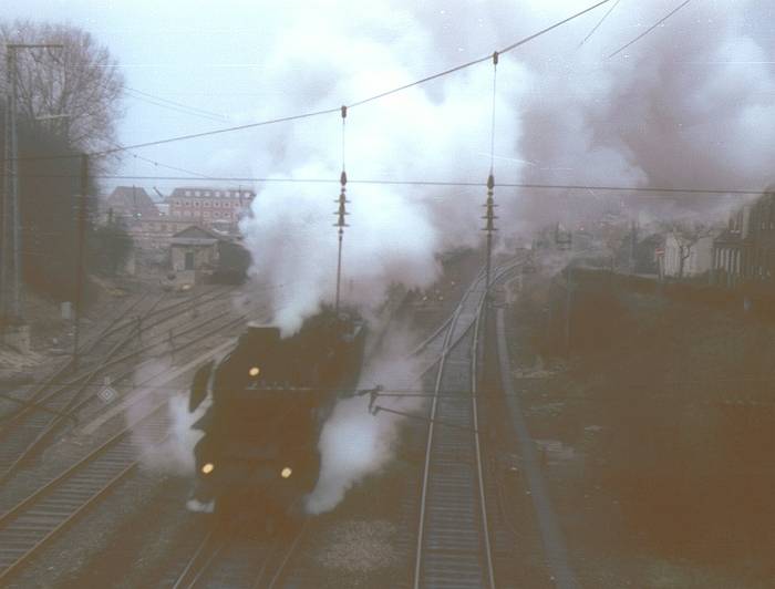 012 061 Ausfahrt Rheine, abends am 19.03.1975