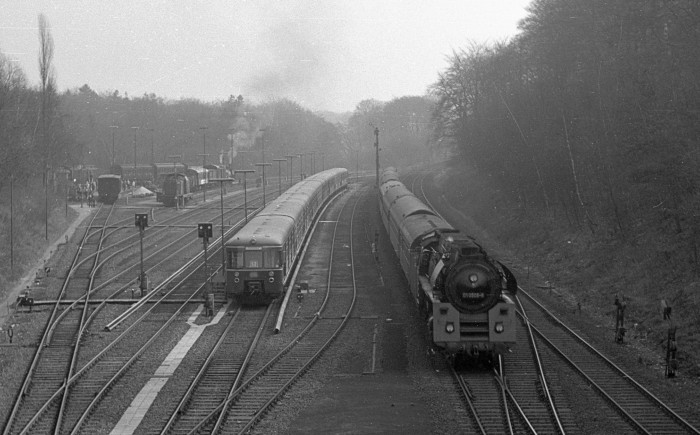 01 0505 an der Einfahrt von Aumühle, April 1973