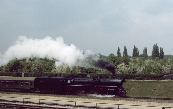 03 0010 mit D  552 Ausfahrt Berlin-Lichtenberg, 12.05.1978