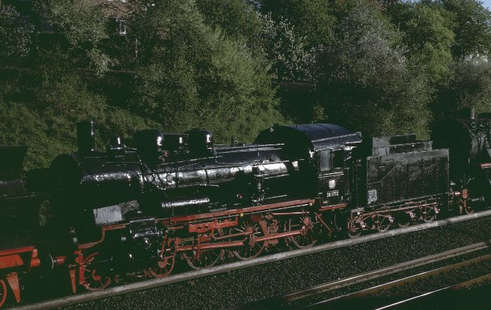 38 1772 Überführungsfahrt bei Hamburg-Bergedorf, am 14.05.1980