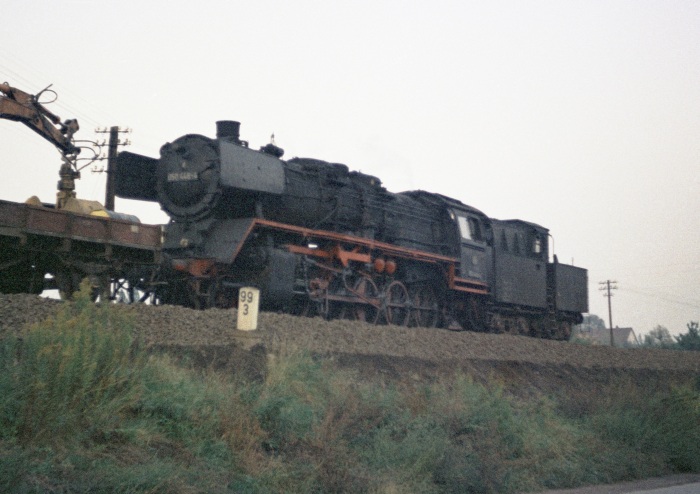 050 446 mit Bauzug in BadGandersheim, 11.10.1974