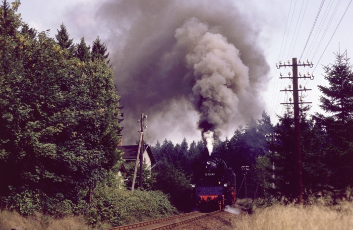 65 1049 in der Steigung vor Einfahrt Schöneck, am 09.09.1989
