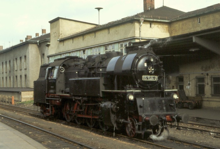 65 1024 beim Umsetzen in Gera Hbf, im April 1978