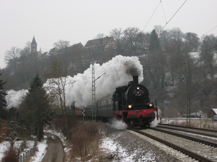 78 468 auf dem Weg nach Nördlingen bei Lorch im Remstal, um 9:46h am 06.01.2010