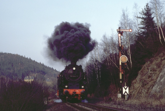 95 0045 mit P 18007 hinter Unterloquitz, am 13.04.1979