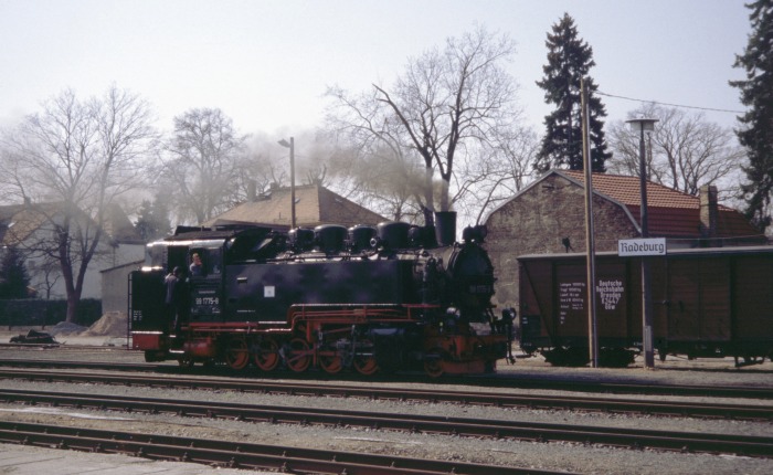 99 1775 Umsetzen auf P 3005 in Radeburg, am 02.04.2007