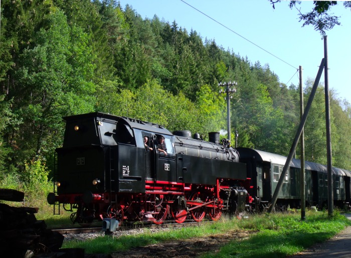BB 262 Tv mit Zug von Blumberg nach Weizen abwärts, Ausfahrt Grimmelshofen, um 10:53h am 15.09.2018
