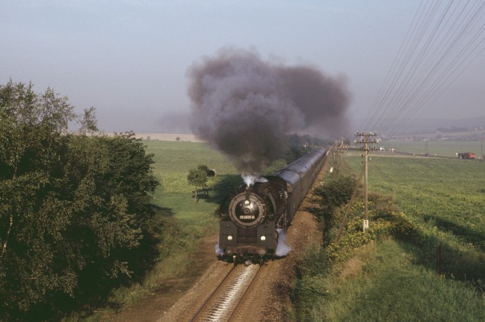 01 0501 mit E 800 vor Triptis bei Traun, 27.08.1980