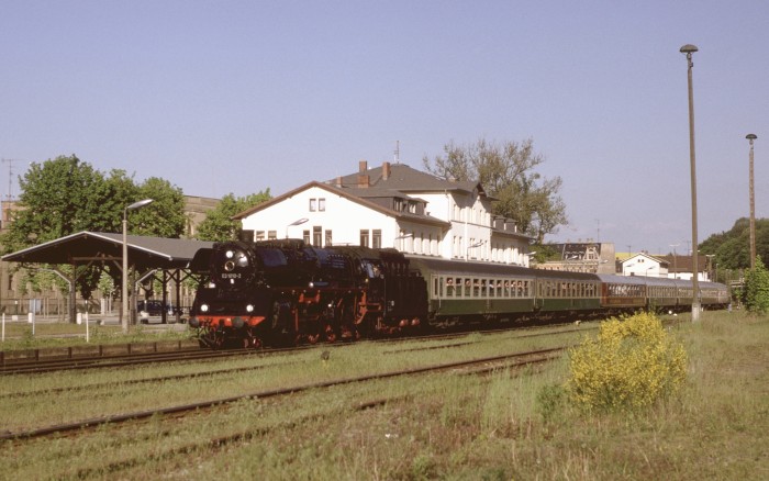 03 1010 Sonderzug Durchfahrt Oelsnitz, 24.05.2001