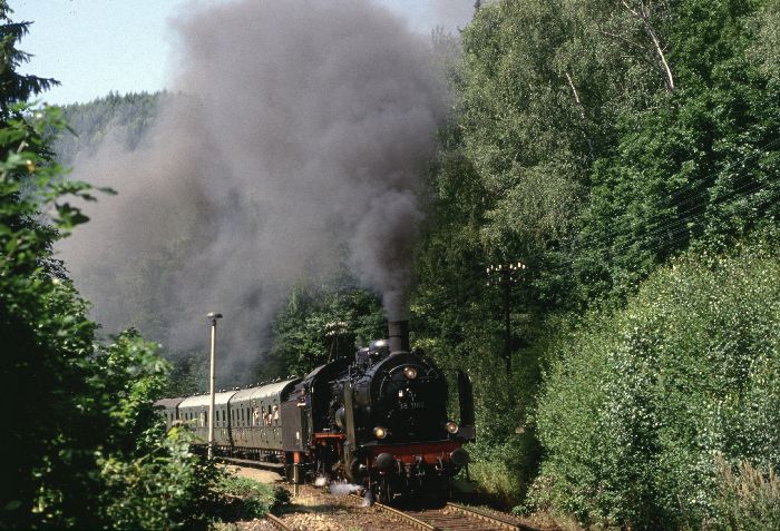 38 1182 Abfahrt in Schwarzburg, am 10.08.1997