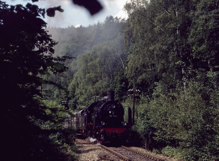 38 1182 Ausfahrt Schwarzburg Richtung Rottenbach, am 31.08.1997