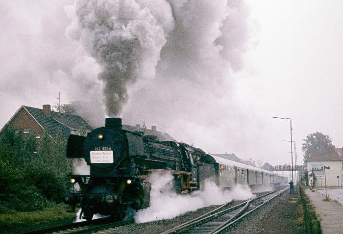 042 096 mit Abschieds-Sonderzug Ausfahrt Lingen, am 10.09.1977