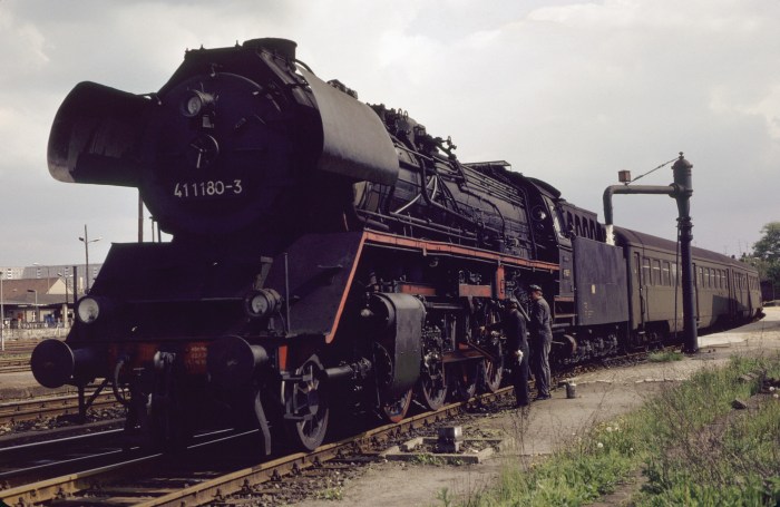 41 1180 vor P 6018 in Göschwitz, 09.05.1983