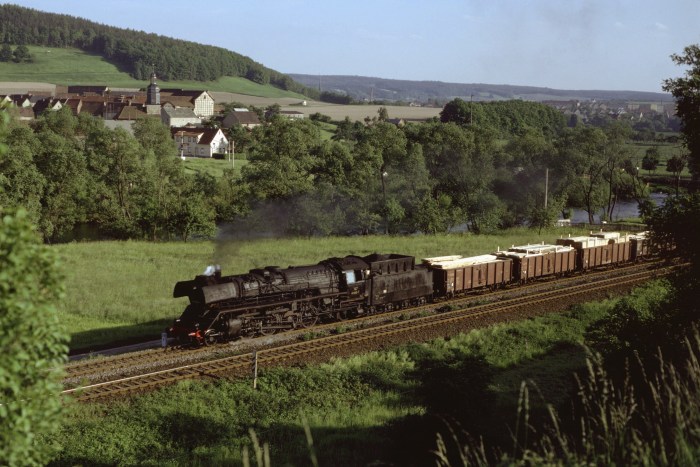 41 1055 mit Ng 66476 bei Großpürschütz, 12.06.1984