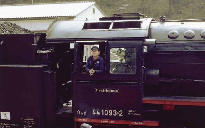 damals sehr bekannter Lokführer auf seiner Lok in Oberhof, am 11.04.1992