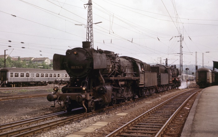 050 714 + 050 230 in Saarbrücken Hbf, 15.05.1975