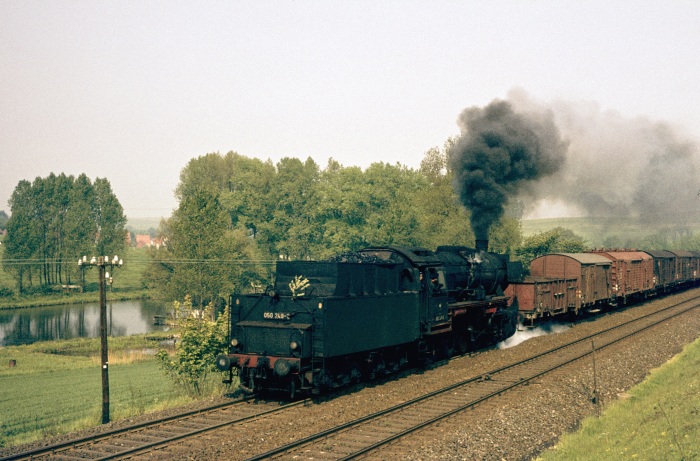 050 249 Tv mit Güterzug Richtung Ellrich bei Barbis, 29.05.1976