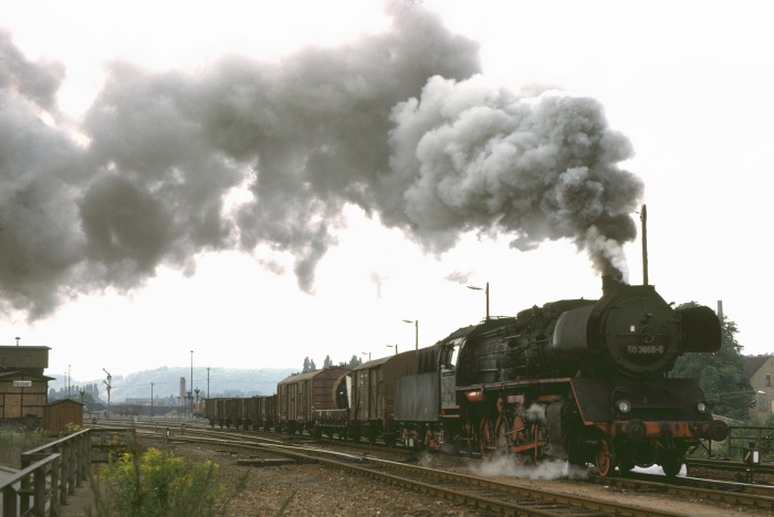 50 3668 mit Güterzug Richtung Meißen, Ausfahrt Nossen um 10:55h am 19.08.1978