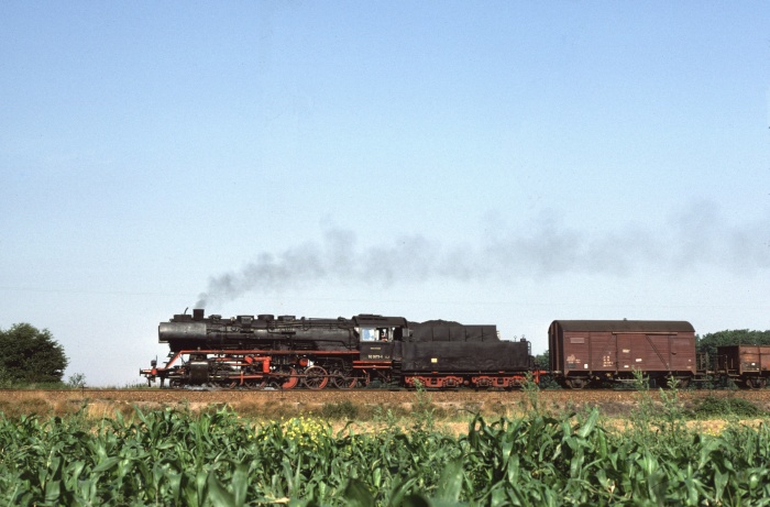 50 3673 mit Übergabegüterzug bei Großvoigtsberg, 21.08.1978
