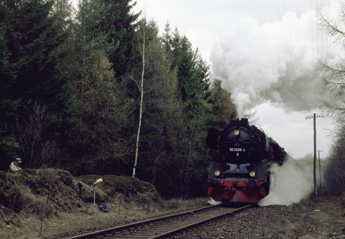 50 3688 zieht N 14787 hinter Möhrenbach, 21.03.1995