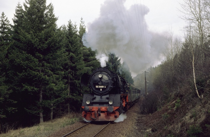 50 3688 mit N 14787 hinter Möhrenbach im Wald, 24.03.1995