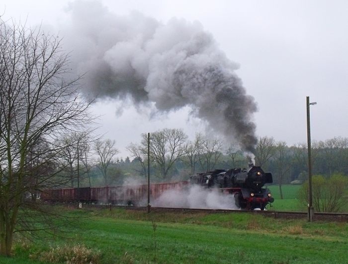 50 0072 mit Güterzug DGz 91675 nach Eisenach, Ausfahrt Oberrohn, um 9:50h am 10.04.2014