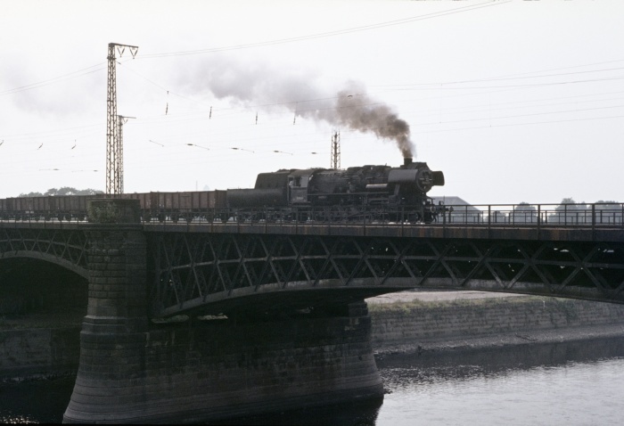 unbekannte 52.80 mit Gz auf der Elbebrücke in Dresden, am 14.07.1976