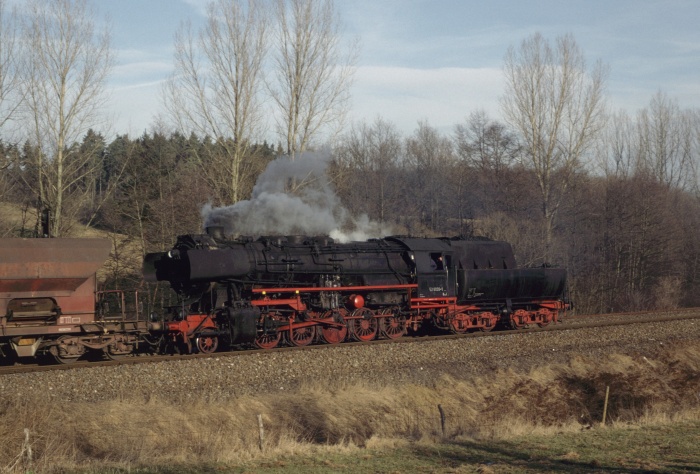 52 8039 als Schublok an Üg 67101 bei Oberrohn abwärts, 07.02.1997