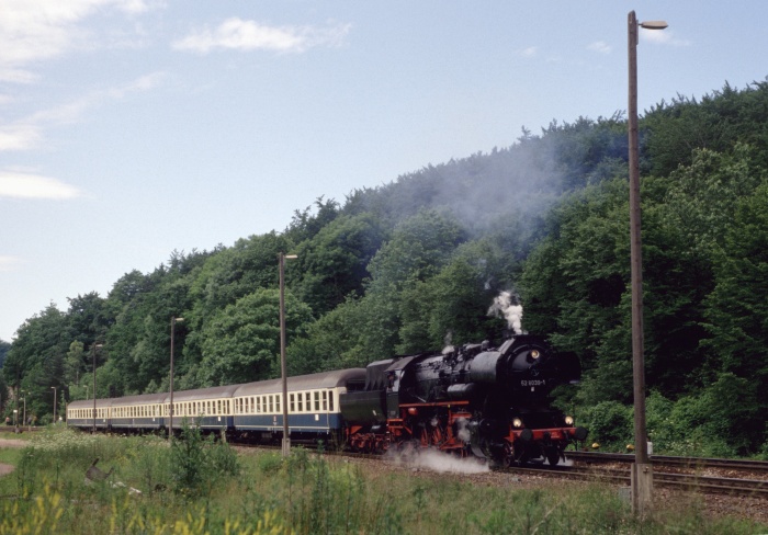 52 8039 mitSonder-Leerzug Ausfahrt Förtha, am 28.06.1997