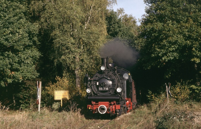99 716 am Scheitelpunkt der Strecke zwischen Reinstetten und Wennedach, am 04.10.1997