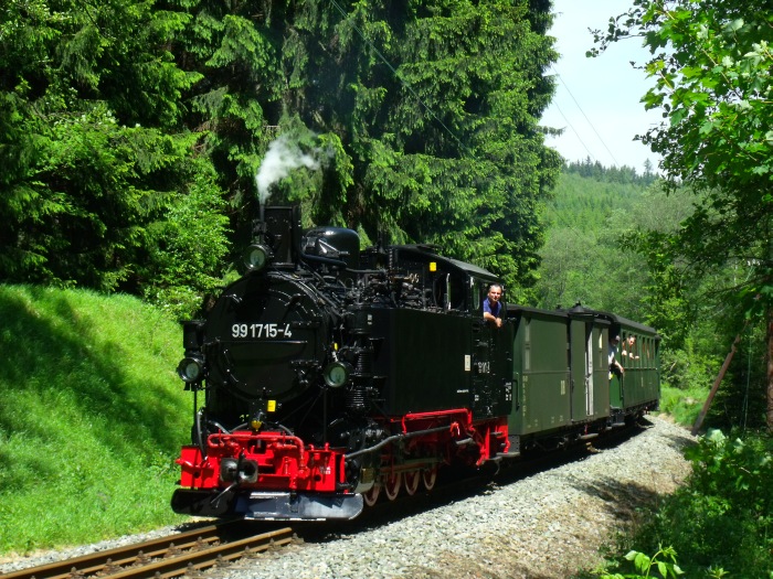 99 1715 mit Zug 23 vor Schlössel, um 12:41h am 07.06.2014