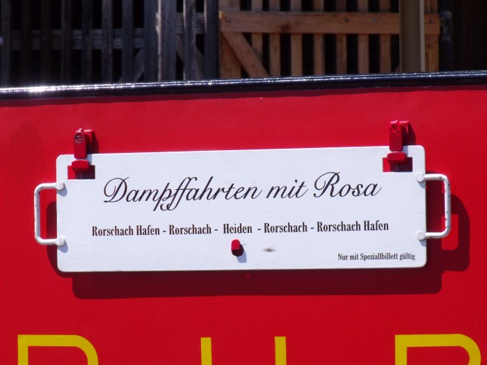 Die ausführlich gehaltenen Zuglaufschilder des Sonderzuges, Bahnhof Heiden um 11:53h am 01.06.2014