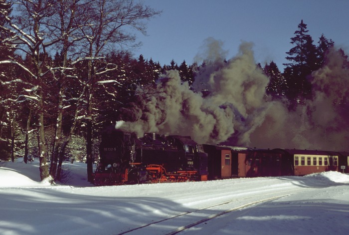99 7241 mit P 14431 Ausfahrt Drei Annen Hohne in Richtung Schierke, am 05.03.1988