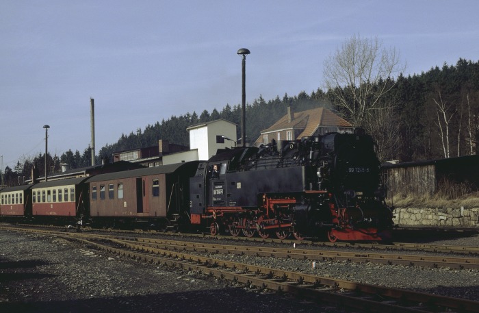 99 7245 P 14443 einfahrend in Benneckenstein, am 08.02.1992