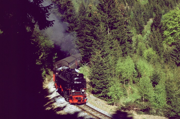 99 7241 Zug 8933 am Drängetal vor Drei Annen Hohne, um 10:00h am 12.05.2001