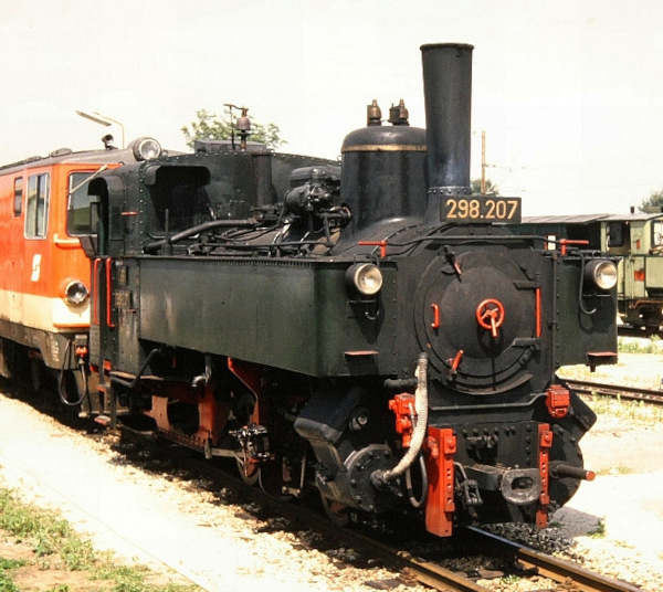 298.207 ausgestellt bei Schmalspur-Jubiläum auf der Mariazellerbahn, Mitte August 1989
