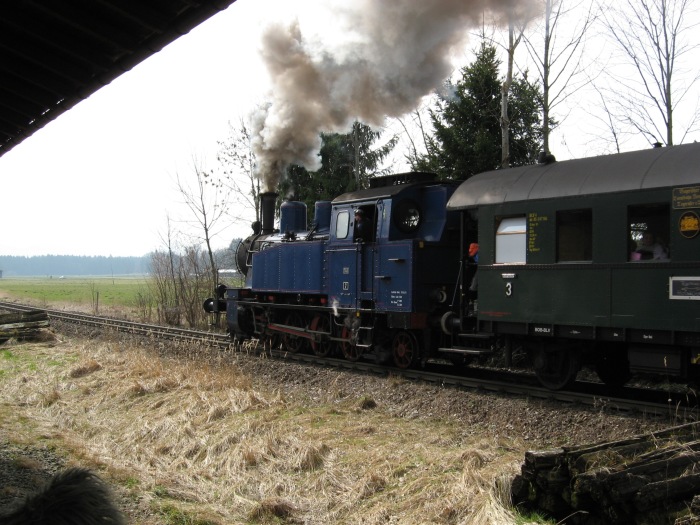 TAG 7 mit Zug aus Holzkirchen, Ausfahrt Warngau, um 12:38h am 18.03.2007